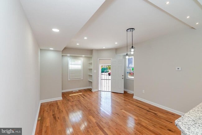 Photo - 1276 Glyndon Ave