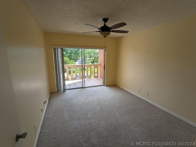 Photo - 1000 River Reach Dr
