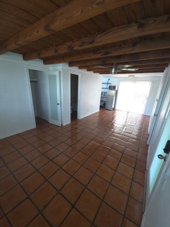 Building Photo - 2020 NE 4th Ave Rental