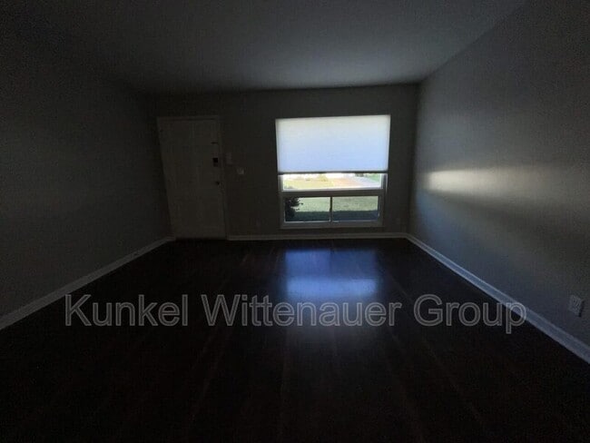 Photo - 209 Whitehall Dr