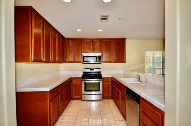Photo - 25798 Iris Ave