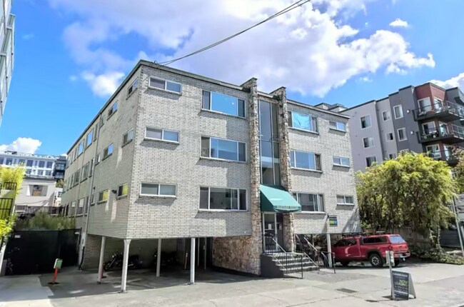 Photo - Harvard House Apartments