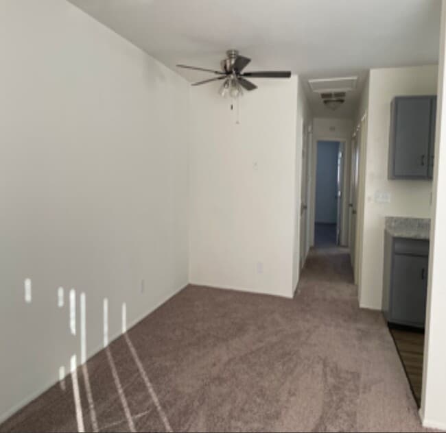 Photo - 2 bedroom ranch style apartment Unit 1237 Uhlwood