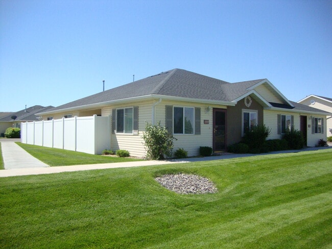 Building Photo - 209 Long Island Ave