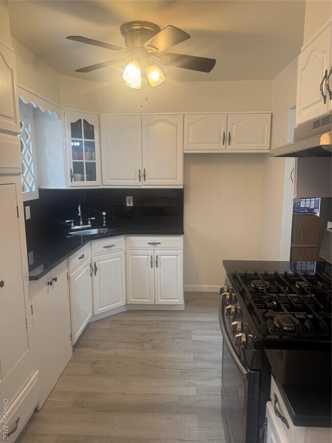 Photo - 2148 E 69th St