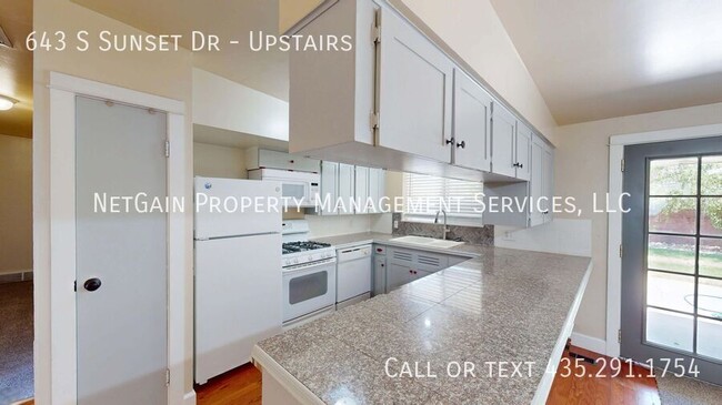 Photo - 643 S Sunset Dr Unit Upstairs