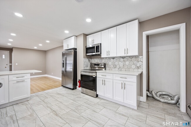 Photo - 87 Putnam St