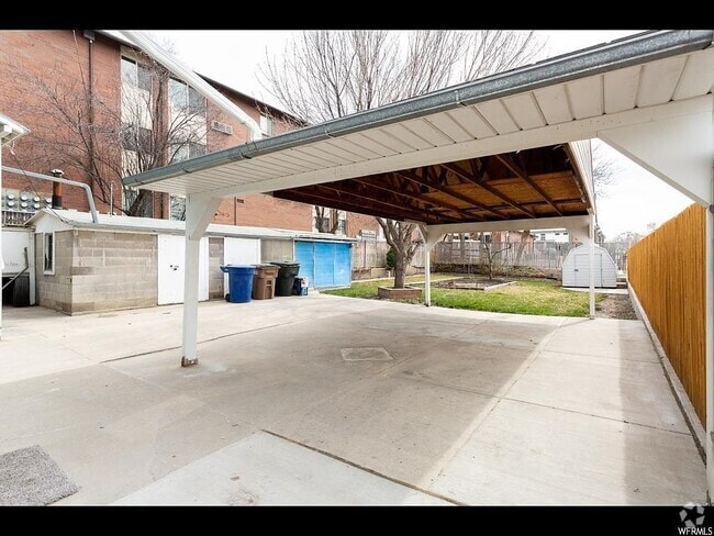 Building Photo - 253 W 600 N Rental