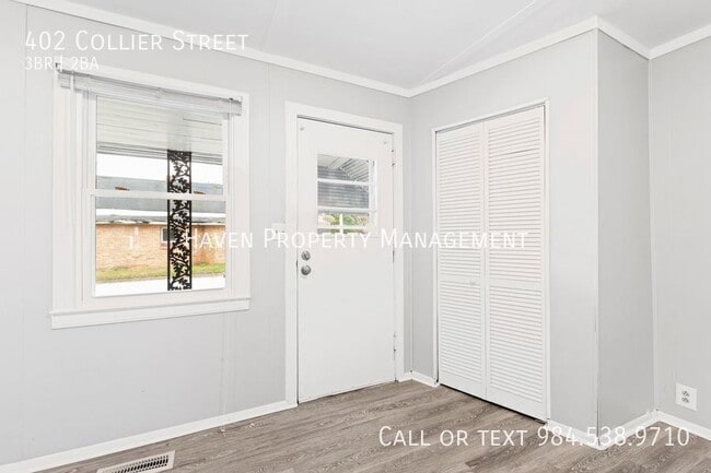 Photo - 402 Collier St