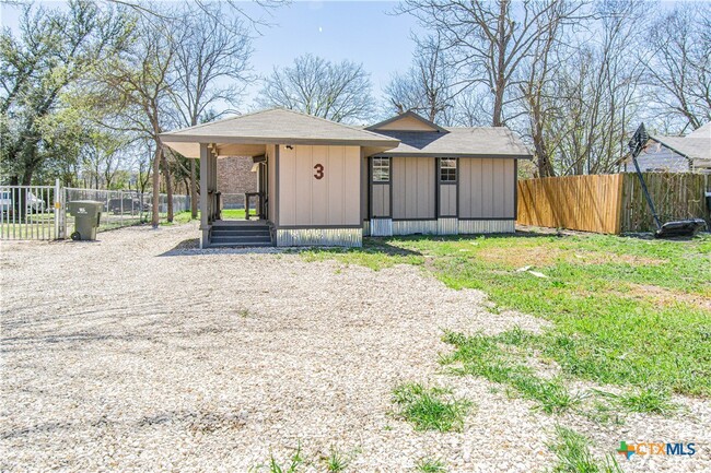 Photo - 3 E Ave N House