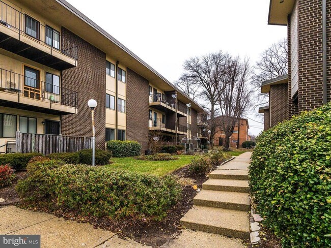 Photo - Cozy 2BD 1BTH beautifully updated condo in Suitland ready for move in