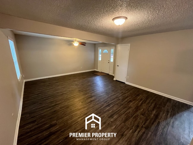 Photo - 3034 Clarendon Rd