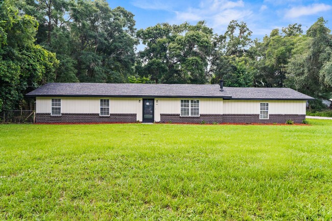 Spacious 3-bedroom, 2-bath home - Spacious 3-bedroom, 2-bath home