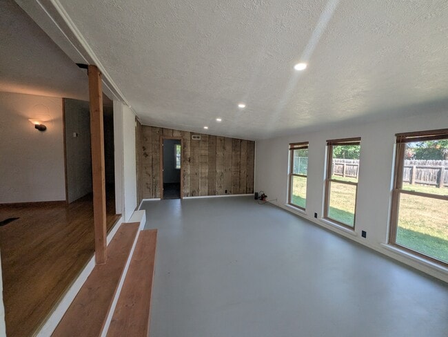 Photo - 524 Hobson St