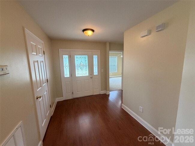 1491 Mayfair Dr
