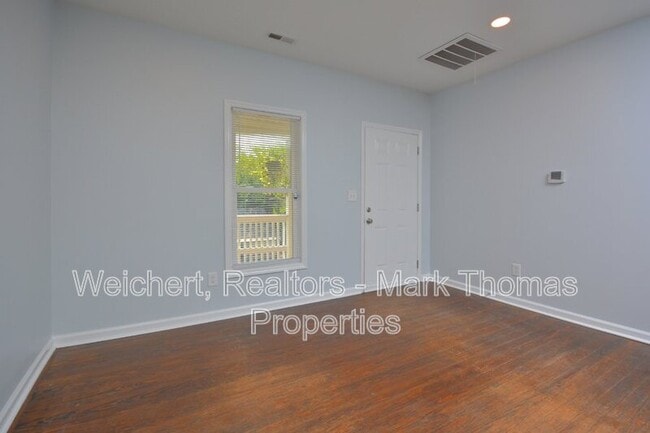 Photo - 1030 Cornell St Unidad 1030-B Cornell