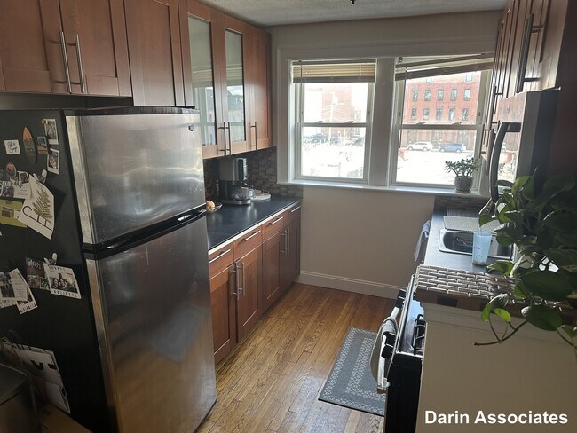 Building Photo - 38 Day St Unit 25