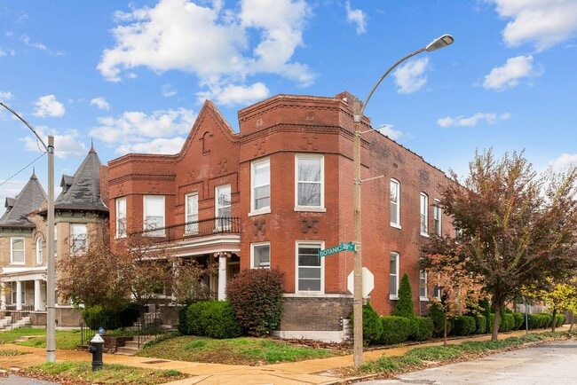 Photo - Modern Spacious  2 Bed  and 1.5  Bath Cond...