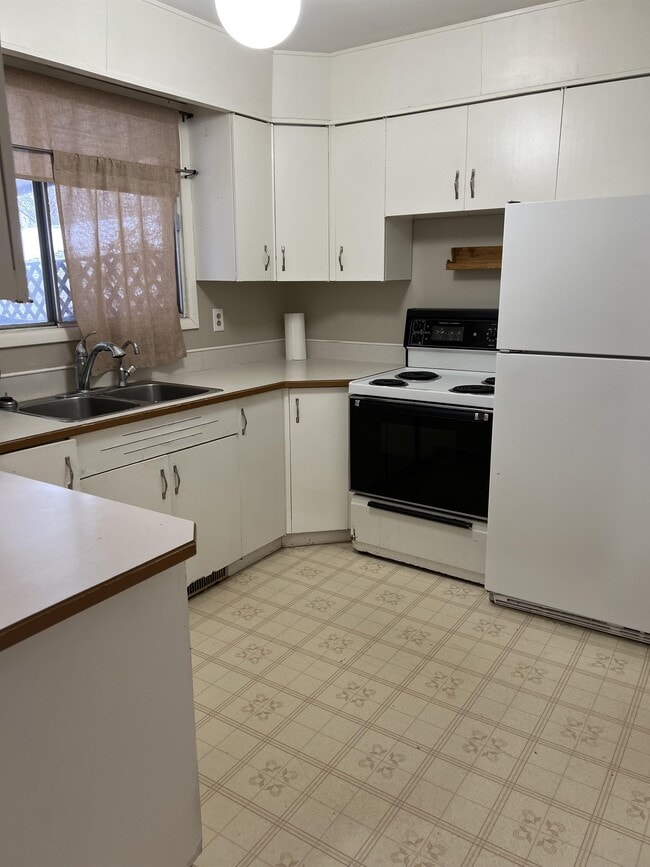 Photo - 11 Krivel Crescent