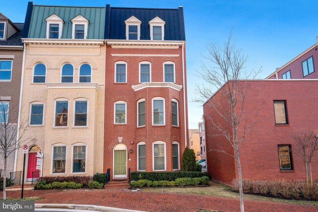 Photo - 617 E Custis Ave Townhome