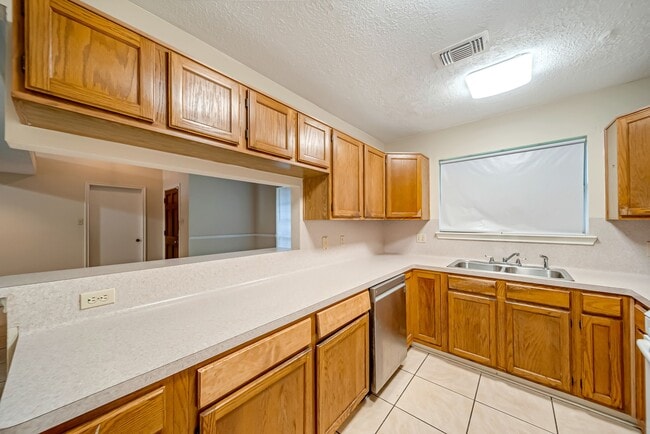 Photo - 3812 Redbud Dr