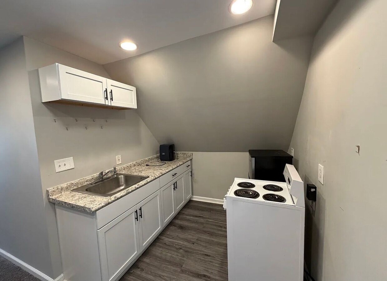 Photo - 7803 Dearborn Ave Unit #3