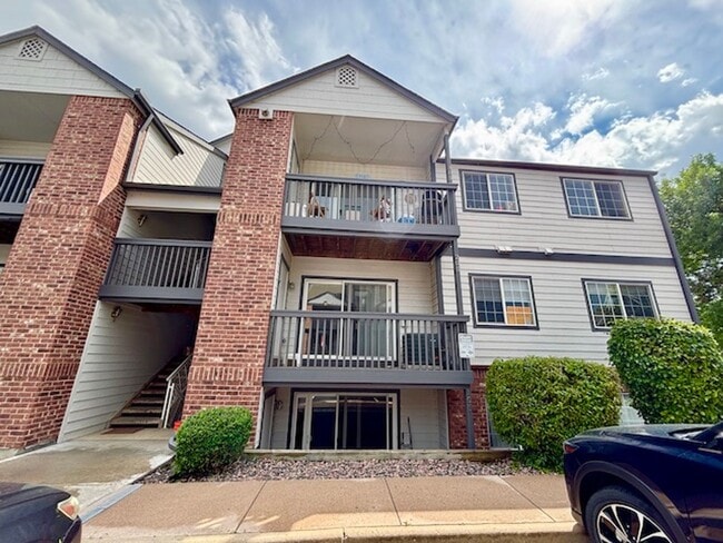 Building Photo - 6310 Oak St Unit 6310 Oak St #205 Rental