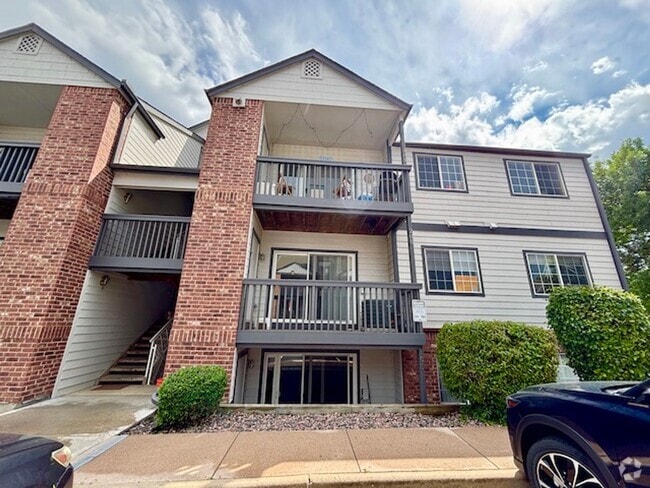 Building Photo - 6310 Oak St Unit 6310 Oak St #205 Rental