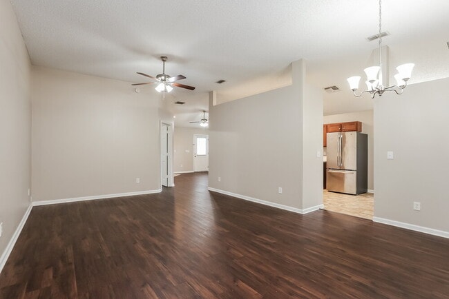 Photo - 8628 Springtree Road