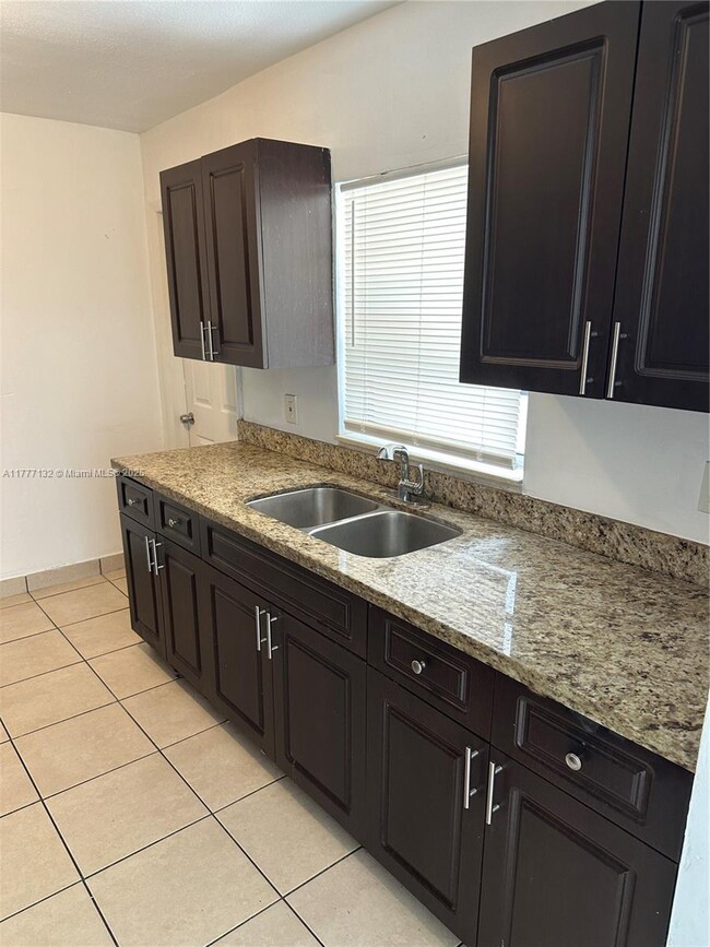 Photo - 210 NW 18th St