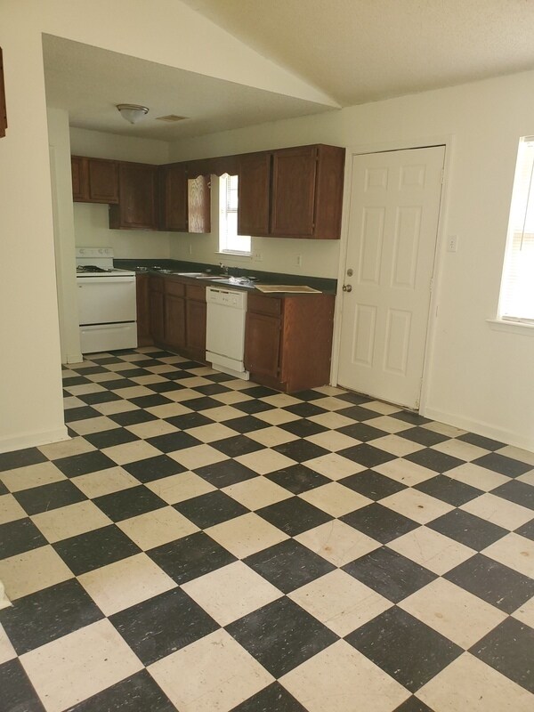 308 N Pool St House House Rental in Austin, AR