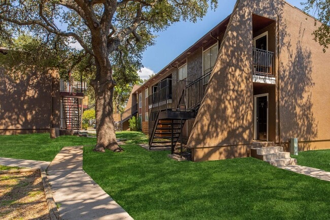 Green Oaks at Medical Apartments - Green Oaks at Medical Apartments