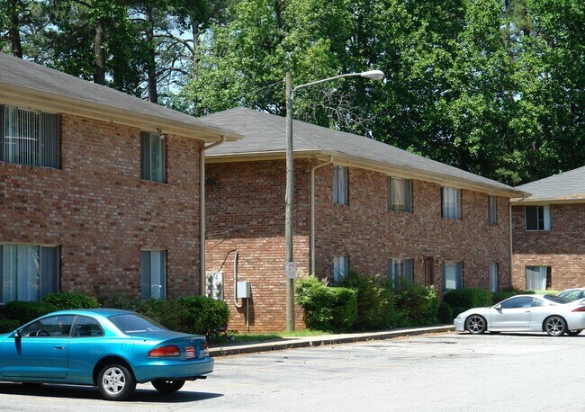 Lee Mar Apartments