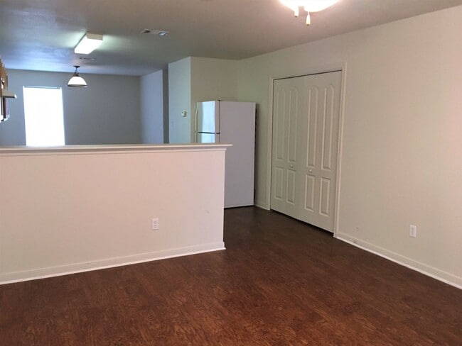 Photo - 408 Brittney Way Unidad # B