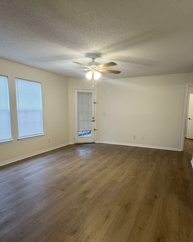 6064 Westgate Dr Unit 101