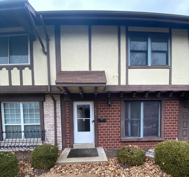 Photo - 613 Rosetta Dr