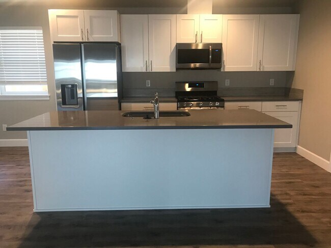 Photo - Pet Friendly, Single Level 3 Bedroom Home ...