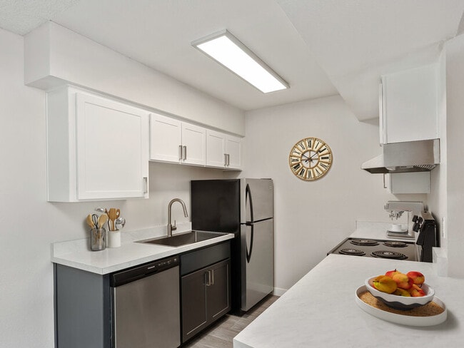 Building Photo - Aspire Thunderbird Rental