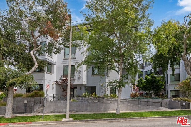 Photo - 5955 Saturn St