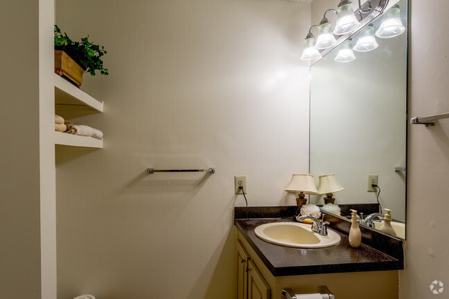 2BR,1.5BA