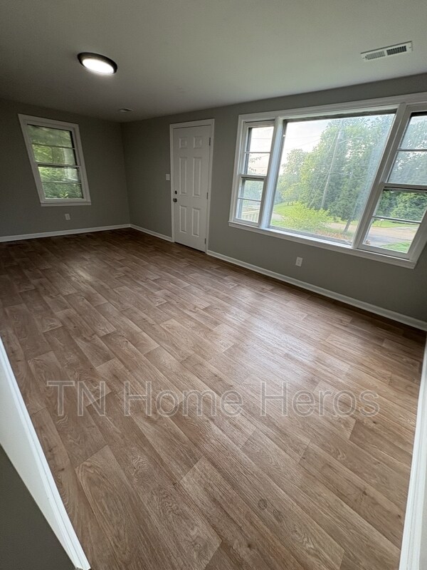 Photo - 5247 McIntyre Rd