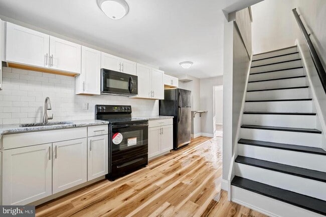 Photo - 2131 E Clearfield St