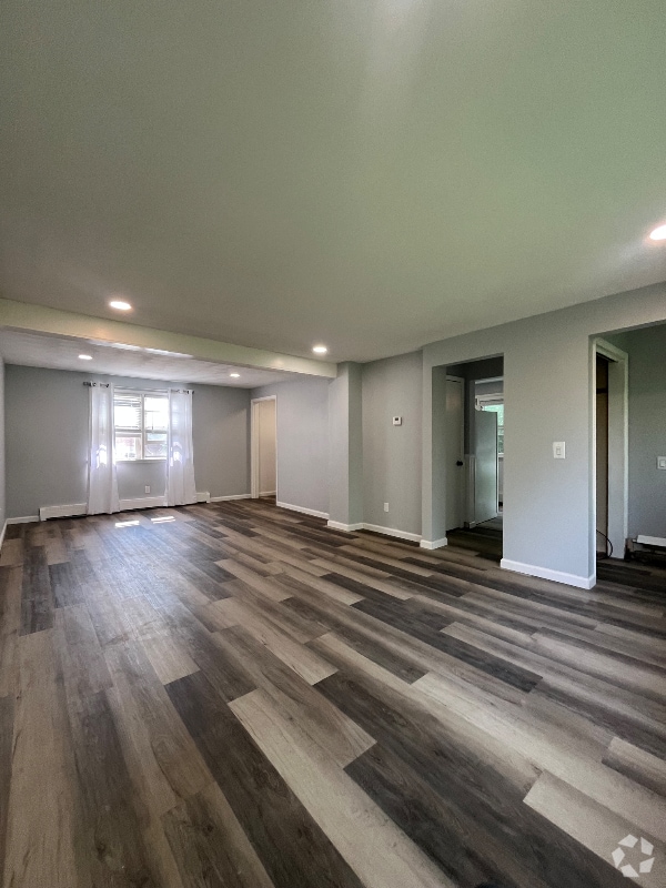 Building Photo - 1555 Whitney Road East Rental