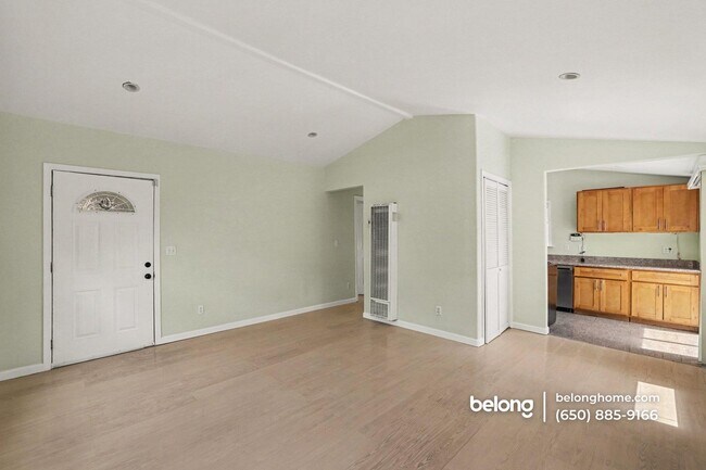 1456 Darlene Dr