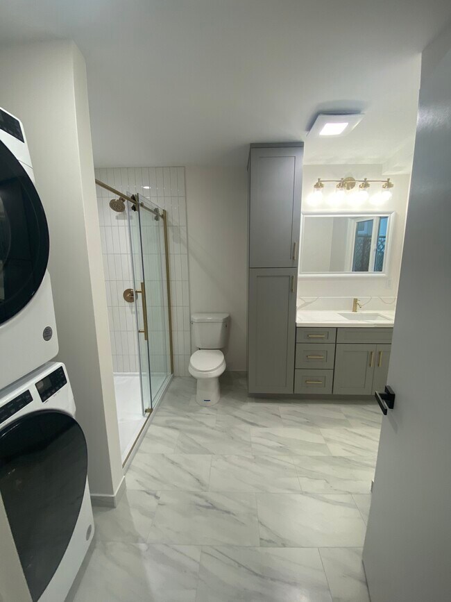 Bathroom with lots of storage - 45-236 Popoki Pl