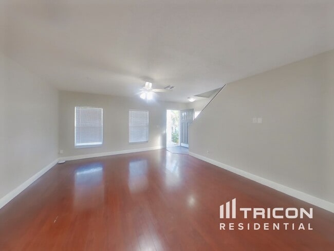 Photo - 1936 W Chestnut St
