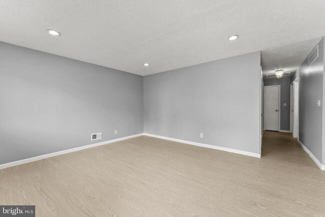 Photo - 3823 Cassandra Rd