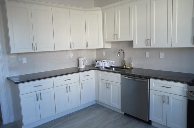 Photo - 286 Fulton Ave