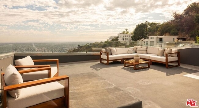 Photo - 2158 Sunset Plaza Dr