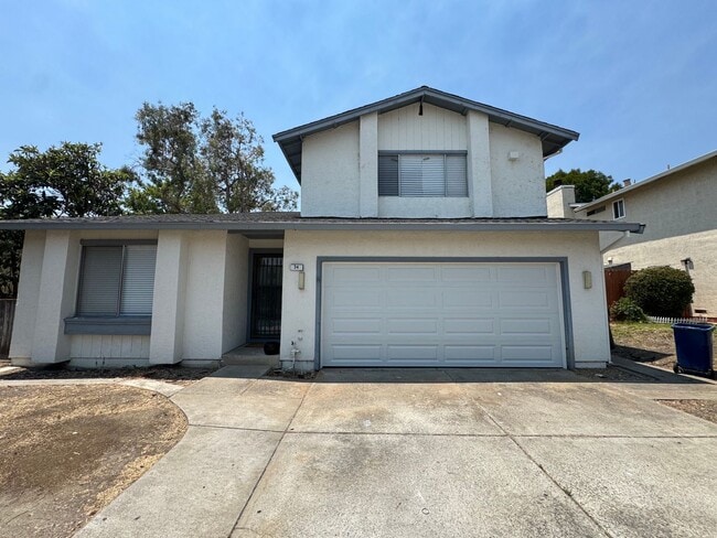 Building Photo - Spacious & Updated 4BD/2.5BA Home in Prime...